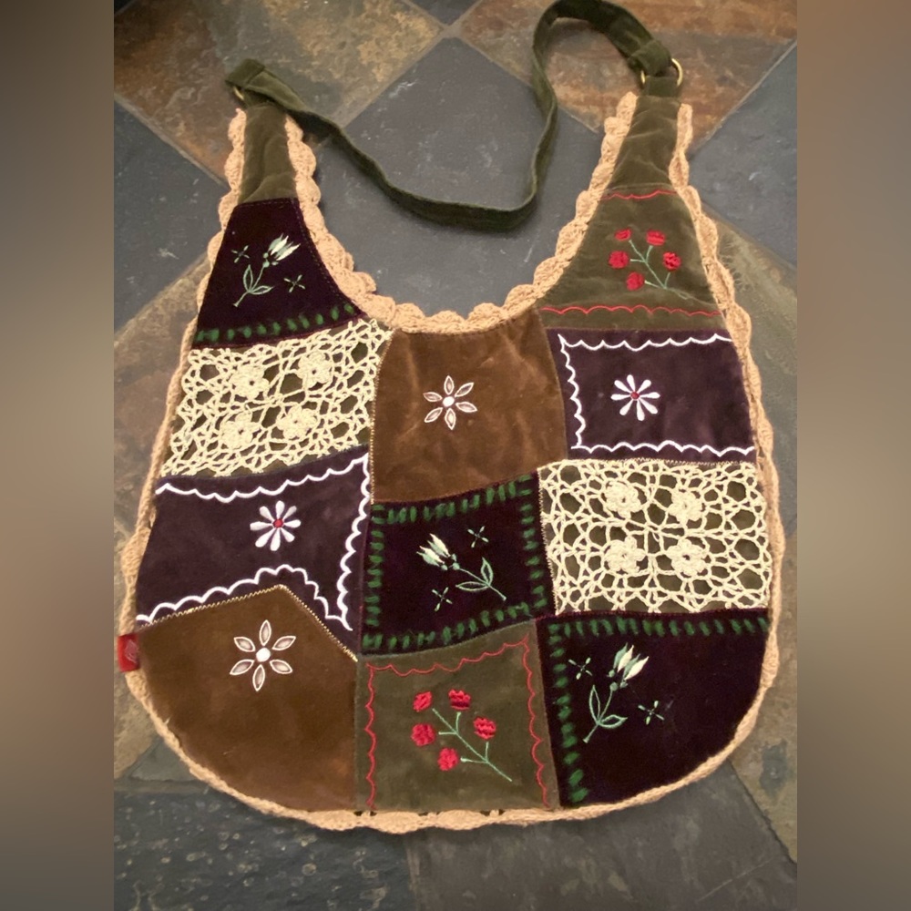 *TRADED* Hot Kiss Shoulder Bag